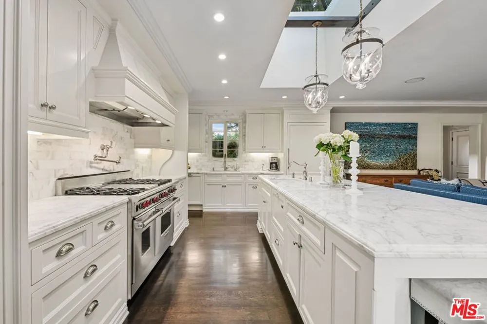 1110 Benedict Canyon Drive Beverly Hills, CA 90210