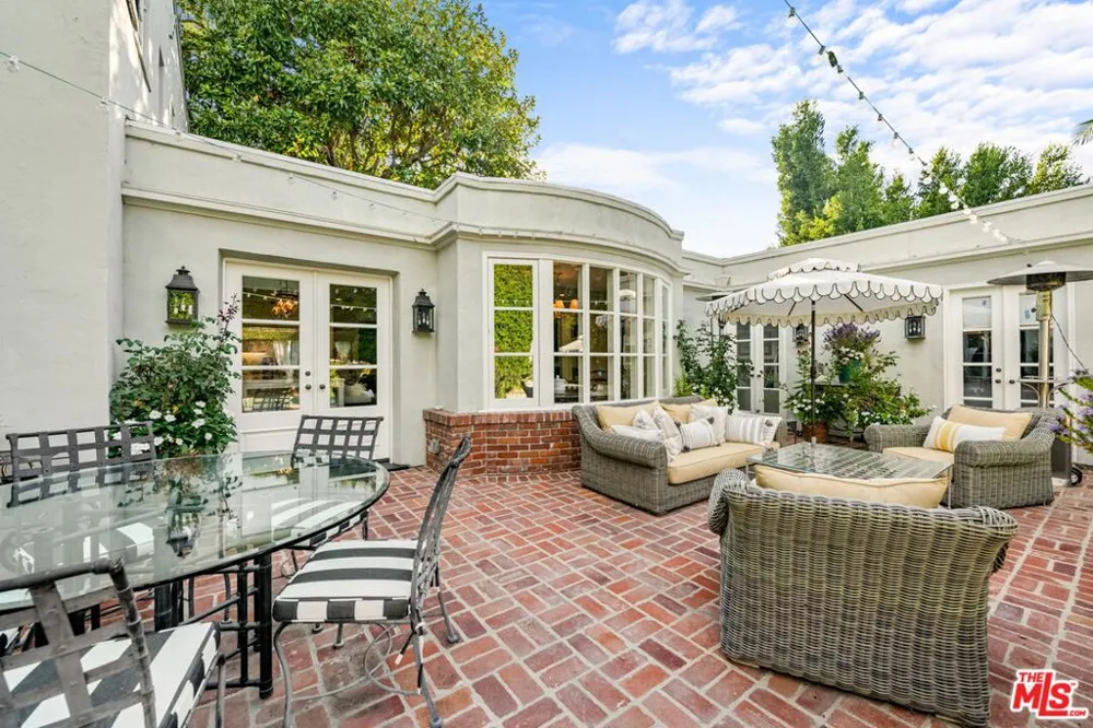 1110 Benedict Canyon Drive Beverly Hills, CA 90210