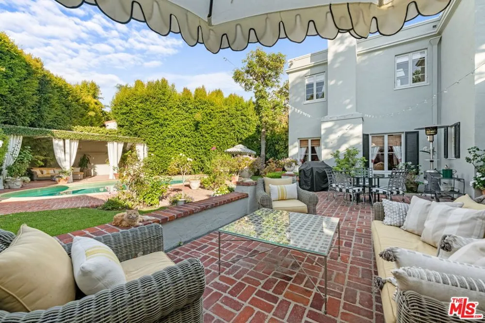 1110 Benedict Canyon Drive Beverly Hills, CA 90210