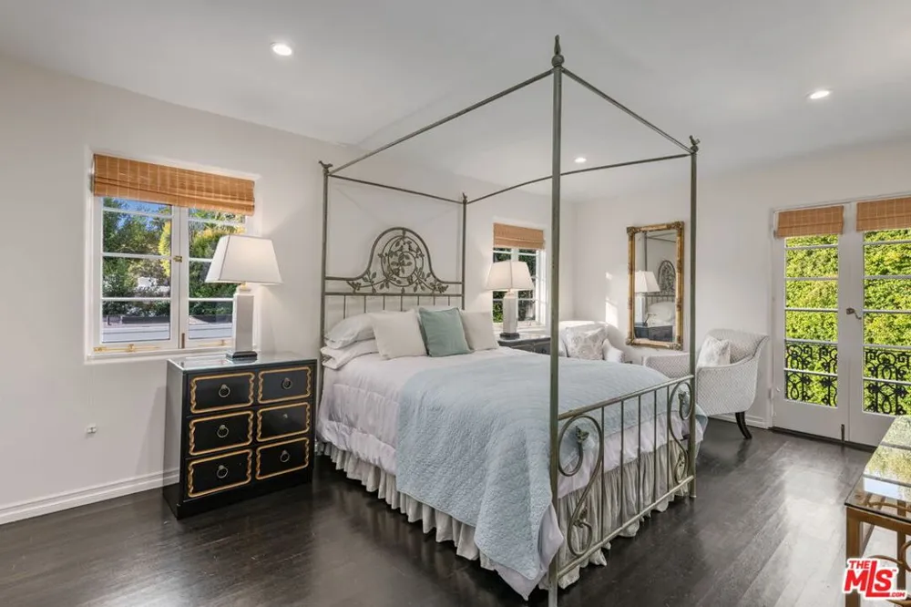 1110 Benedict Canyon Drive Beverly Hills, CA 90210