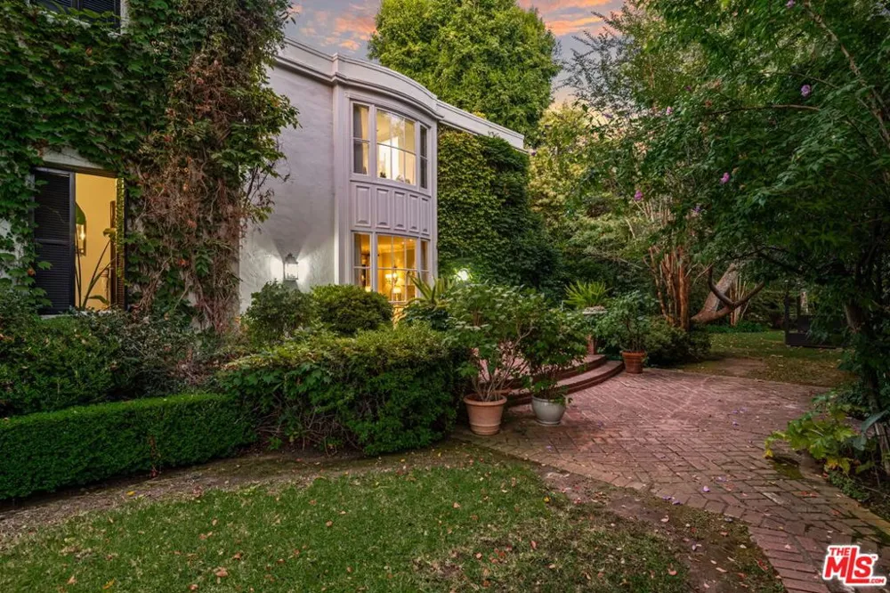 1110 Benedict Canyon Drive Beverly Hills, CA 90210