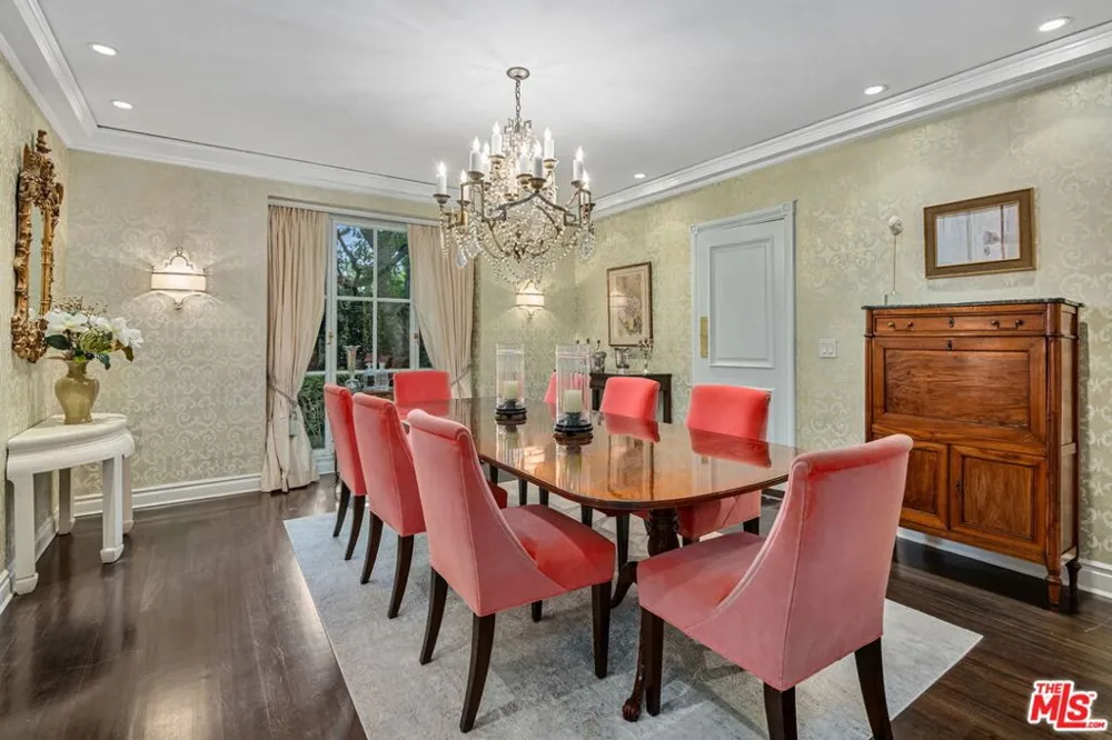 1110 Benedict Canyon Drive Beverly Hills, CA 90210