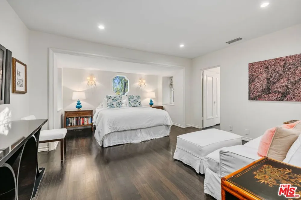 1110 Benedict Canyon Drive Beverly Hills, CA 90210