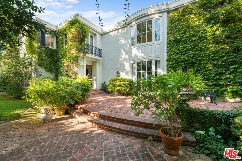 1110 Benedict Canyon Drive Beverly Hills, CA 90210