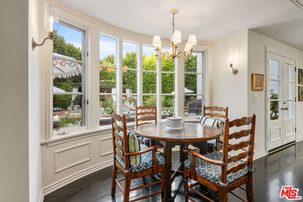 1110 Benedict Canyon Drive Beverly Hills, CA 90210