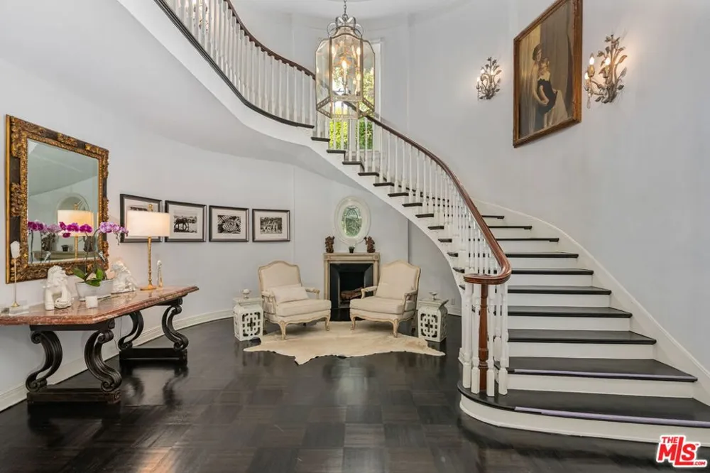 1110 Benedict Canyon Drive Beverly Hills, CA 90210