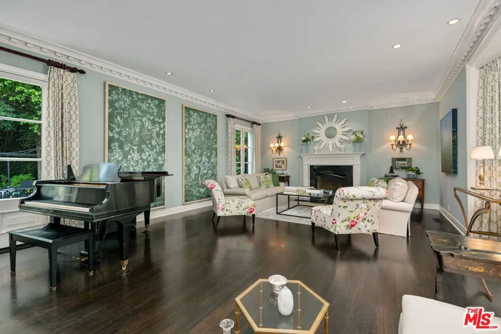 1110 Benedict Canyon Drive Beverly Hills, CA 90210