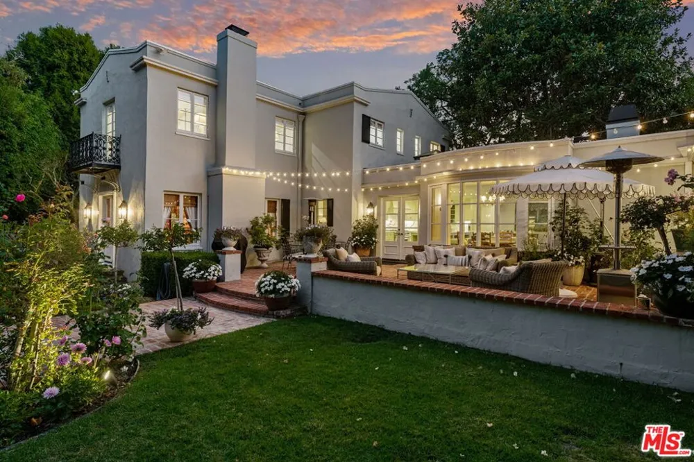 1110 Benedict Canyon Drive Beverly Hills, CA 90210