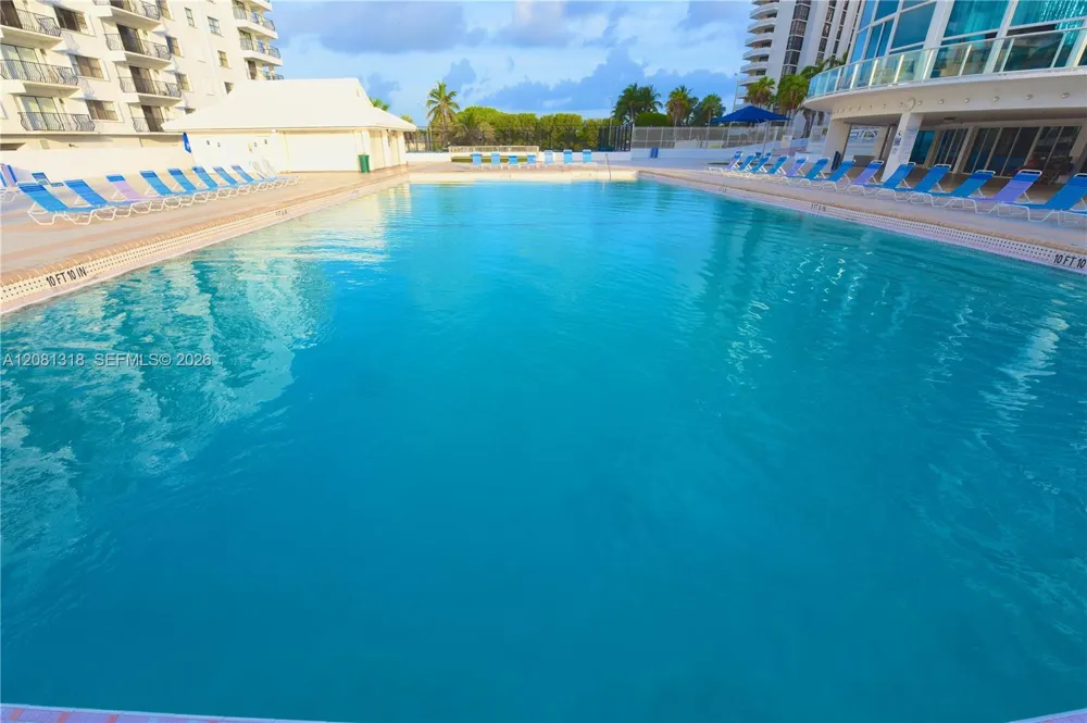 5445 Collins Ave #P2 Miami Beach, FL 33140