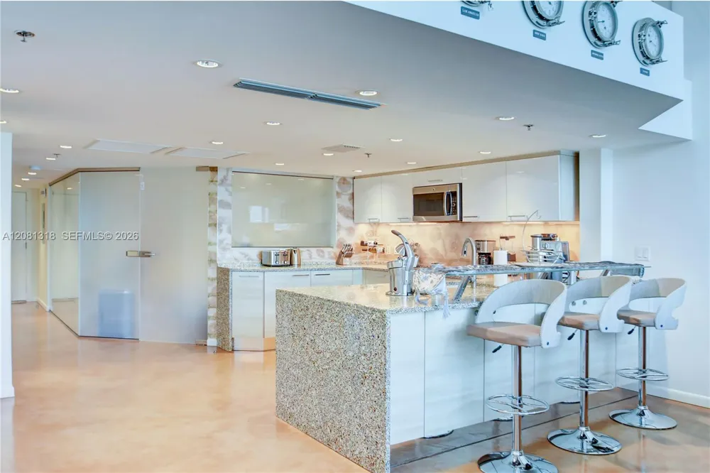 5445 Collins Ave #P2 Miami Beach, FL 33140