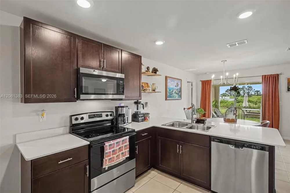 9012 W Justice Cir La Belle, FL 33935