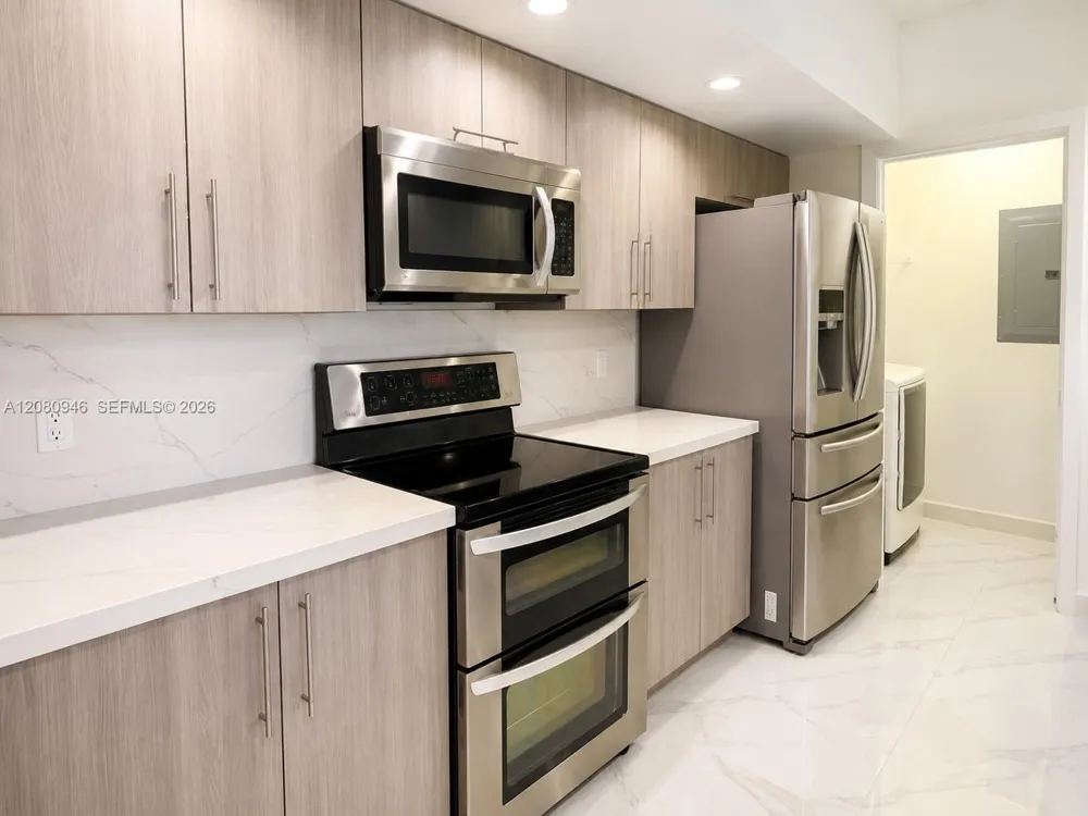 6917 Collins Ave #PH04 Miami Beach, FL 33141