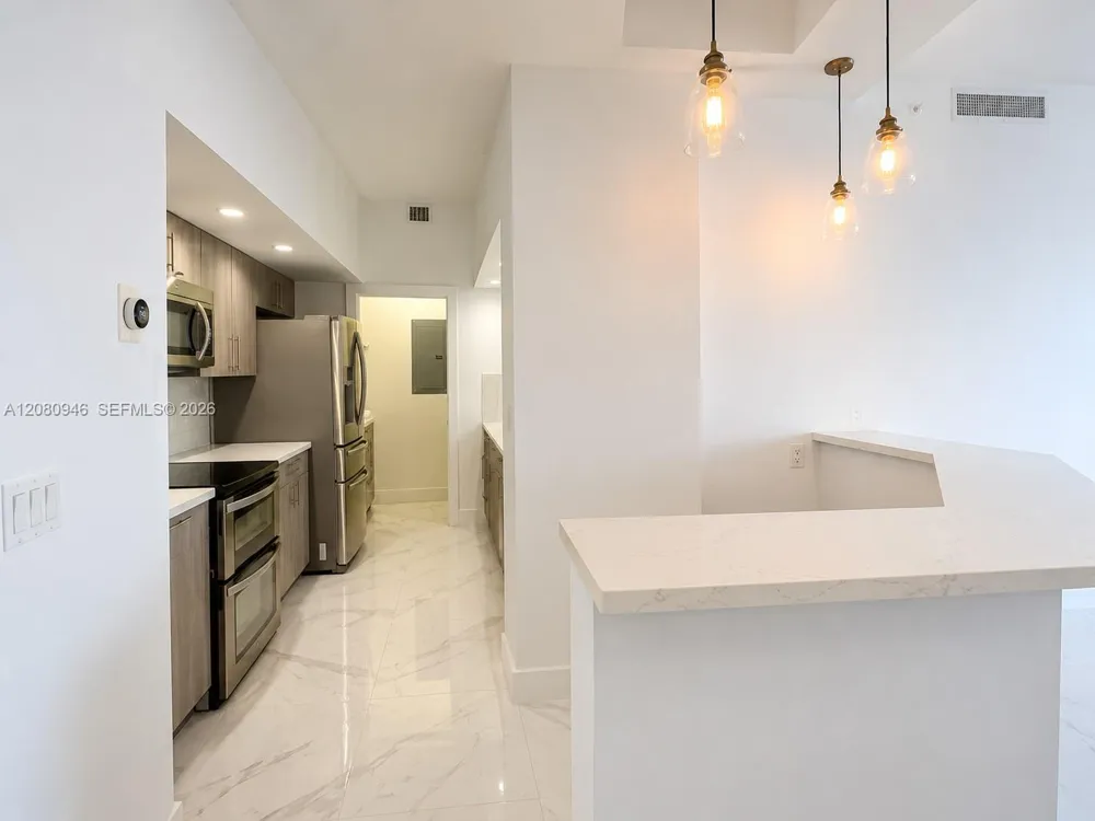 6917 Collins Ave #PH04 Miami Beach, FL 33141