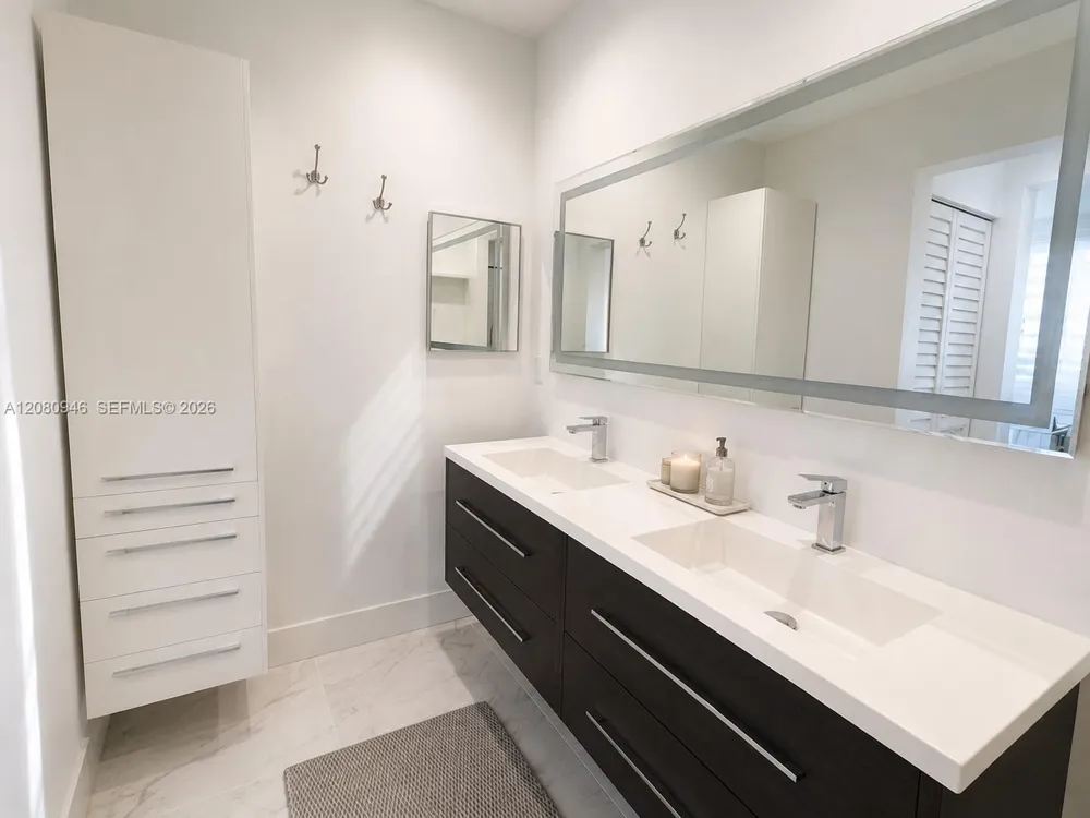 6917 Collins Ave #PH04 Miami Beach, FL 33141