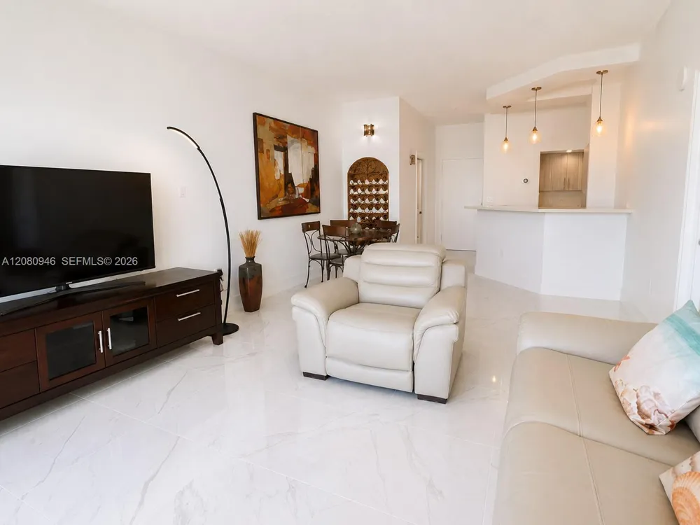 6917 Collins Ave #PH04 Miami Beach, FL 33141