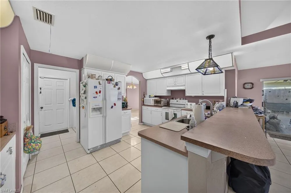 1224 NW 38th Avenue Cape Coral, FL 33993