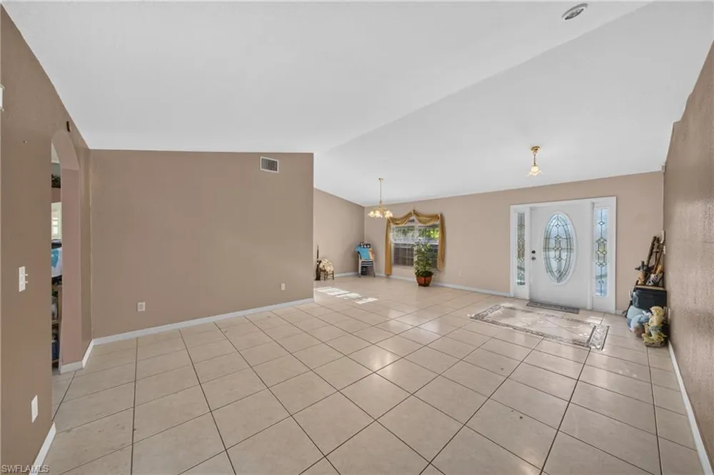 1224 NW 38th Avenue Cape Coral, FL 33993