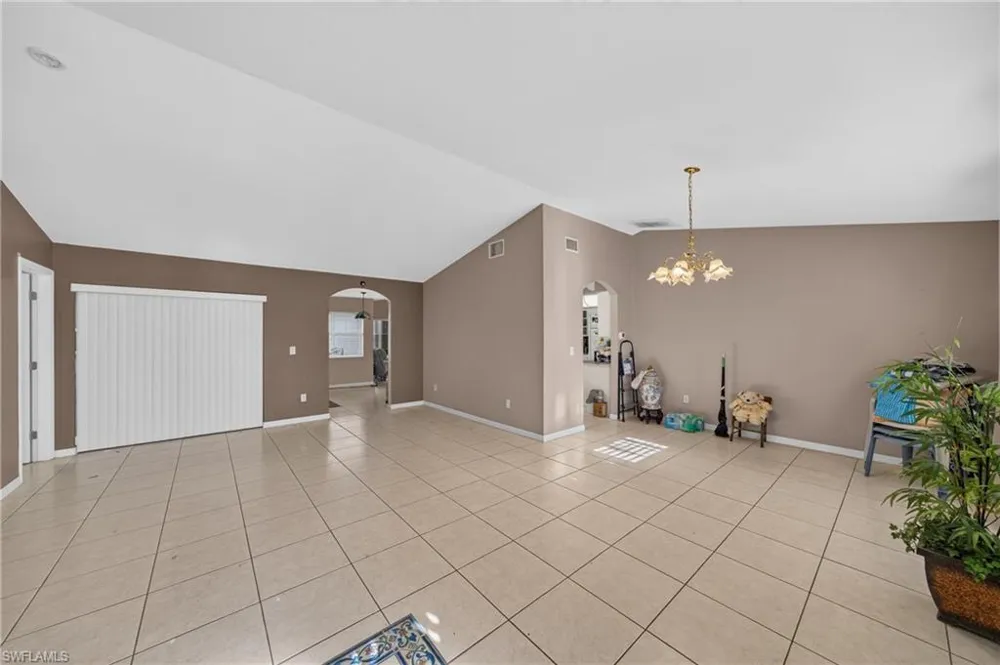1224 NW 38th Avenue Cape Coral, FL 33993