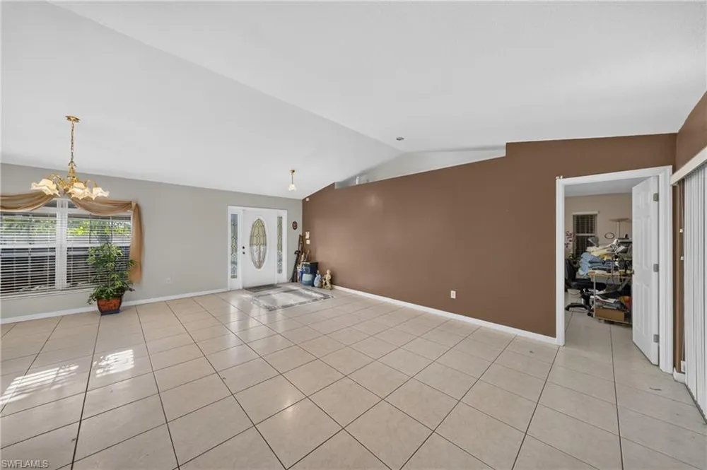 1224 NW 38th Avenue Cape Coral, FL 33993