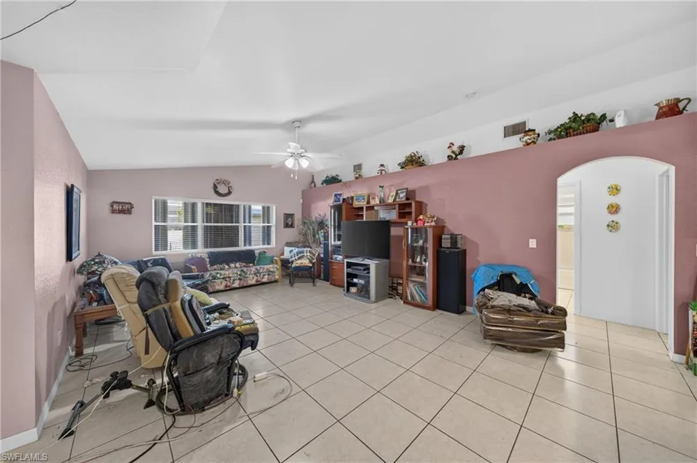 1224 NW 38th Avenue Cape Coral, FL 33993