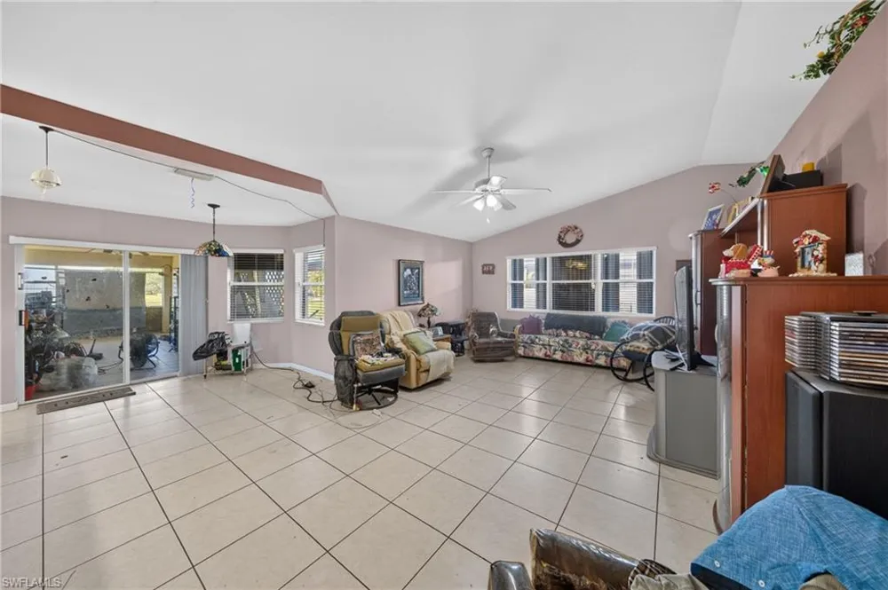 1224 NW 38th Avenue Cape Coral, FL 33993