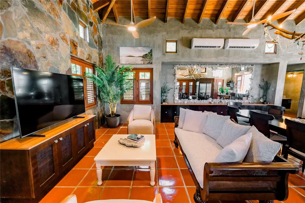 9 WILLIAM FONT Culebra, PR 00775