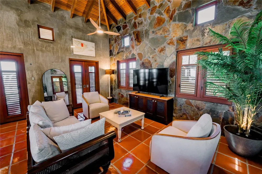 9 WILLIAM FONT Culebra, PR 00775