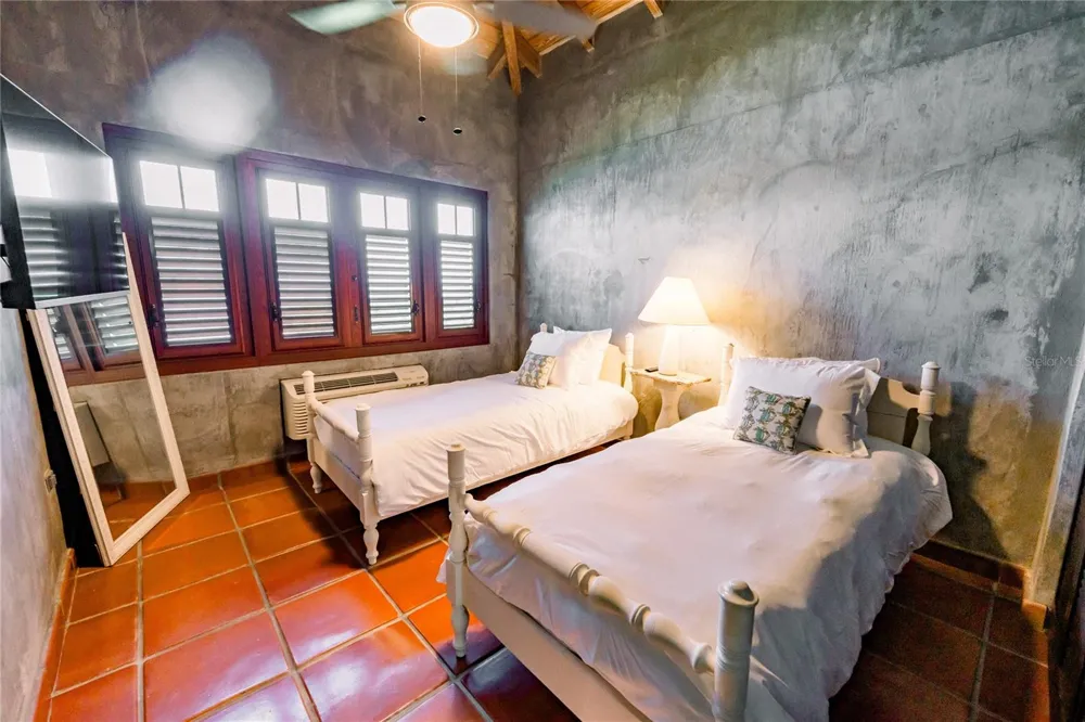 9 WILLIAM FONT Culebra, PR 00775