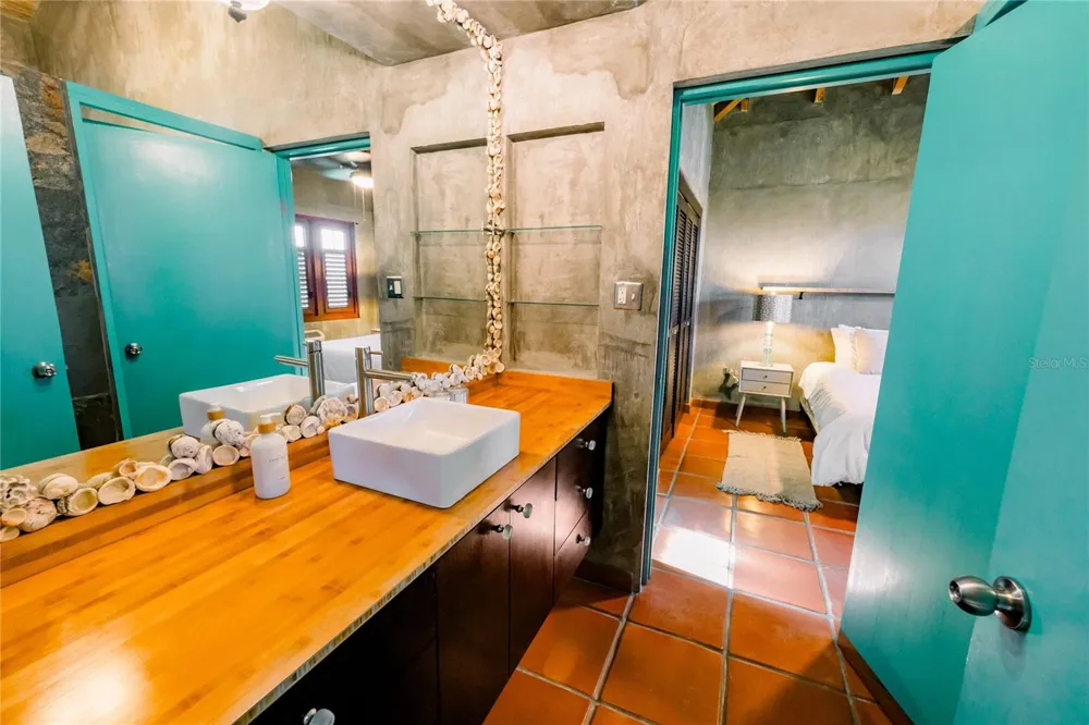 9 WILLIAM FONT Culebra, PR 00775