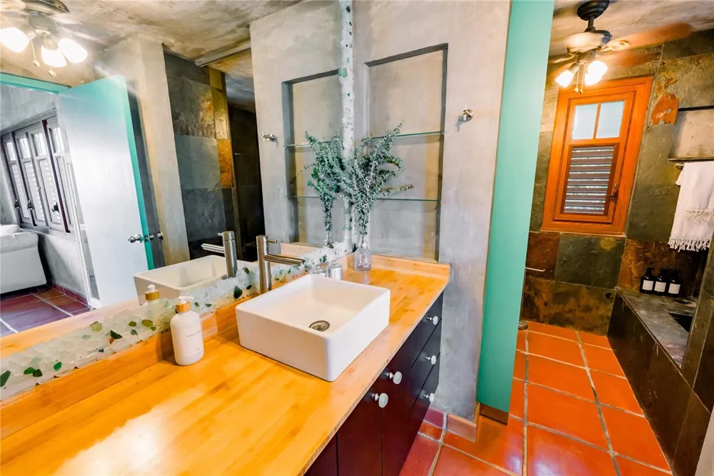 9 WILLIAM FONT Culebra, PR 00775