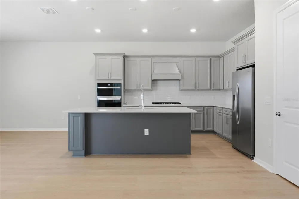 8369 FENTON STREET Orlando, FL 32836
