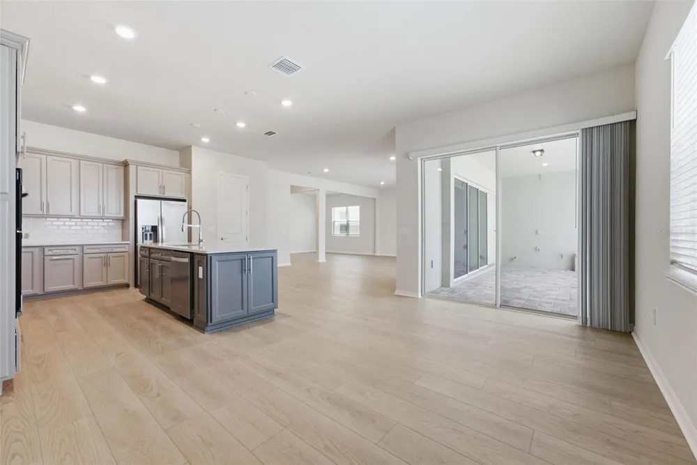 8369 FENTON STREET Orlando, FL 32836