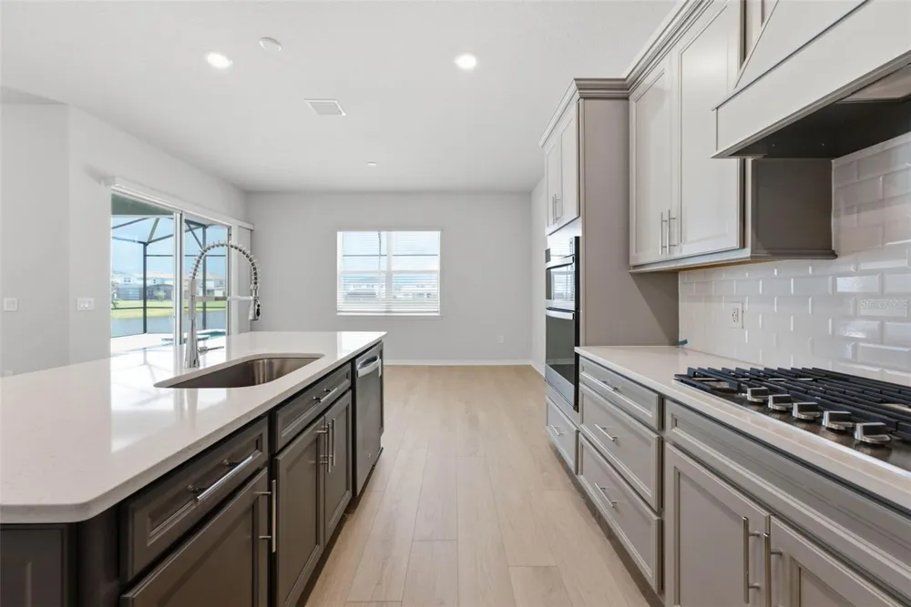 8369 FENTON STREET Orlando, FL 32836