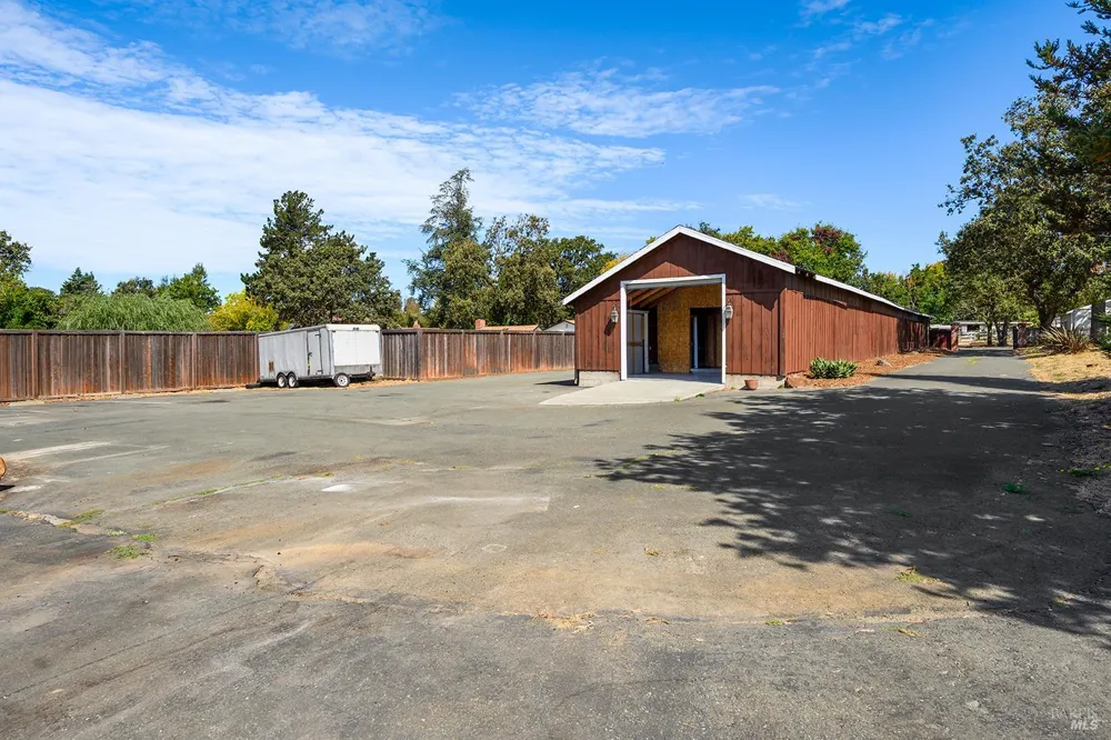 4862 Daywalt Road Sebastopol, CA 95472