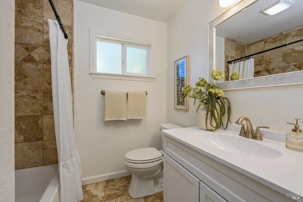 4862 Daywalt Road Sebastopol, CA 95472