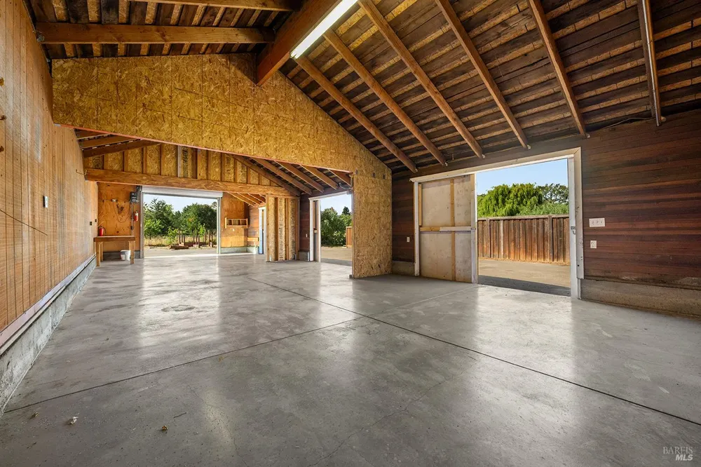 4862 Daywalt Road Sebastopol, CA 95472