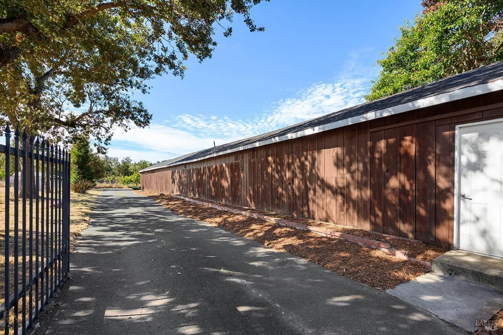 4862 Daywalt Road Sebastopol, CA 95472