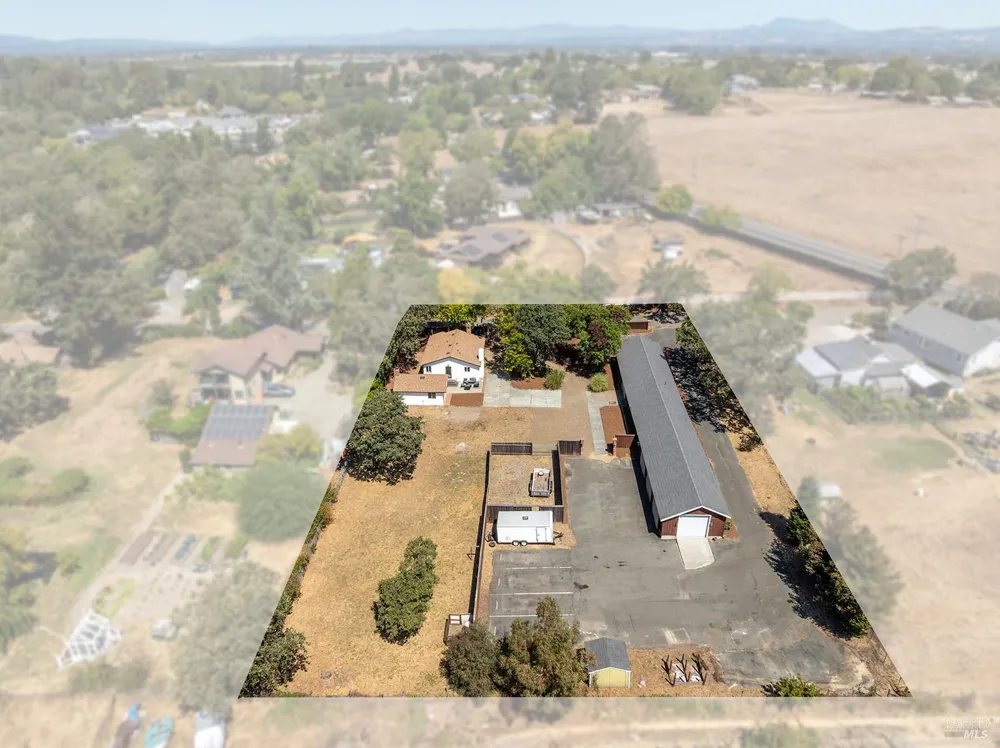 4862 Daywalt Road Sebastopol, CA 95472