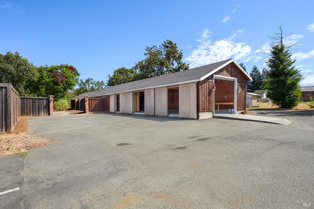 4862 Daywalt Road Sebastopol, CA 95472