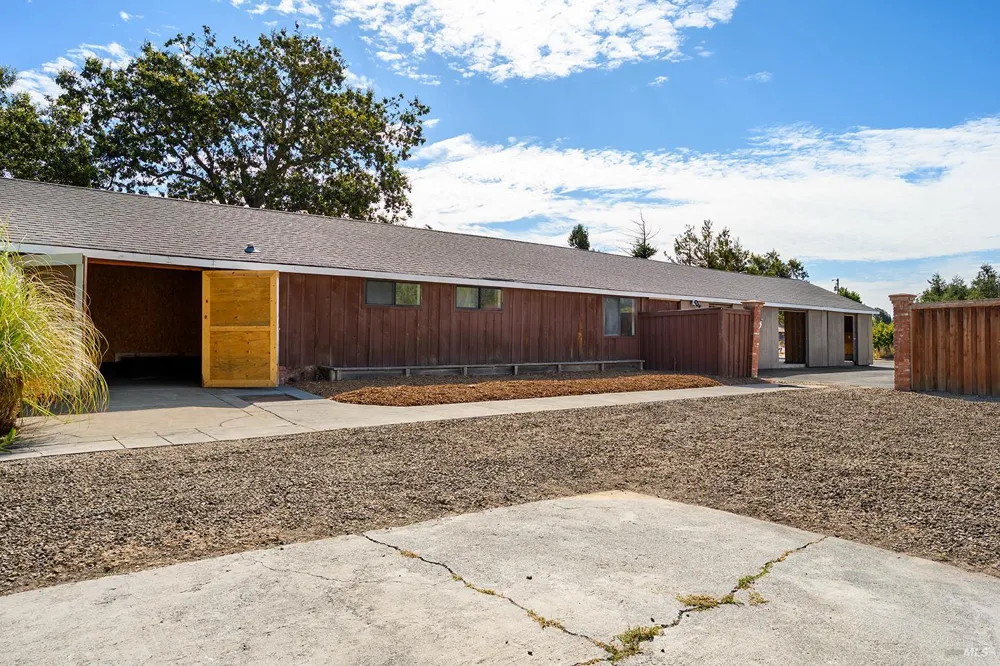 4862 Daywalt Road Sebastopol, CA 95472