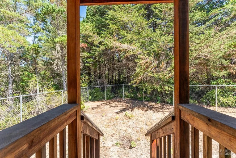 31290 Thomas Lane Fort Bragg, CA 95437