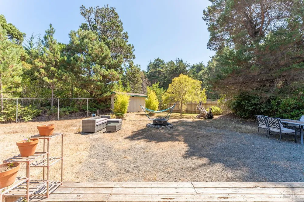 31290 Thomas Lane Fort Bragg, CA 95437