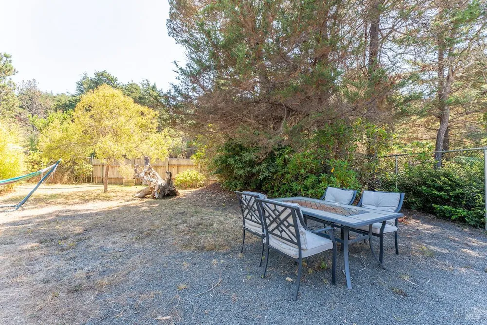 31290 Thomas Lane Fort Bragg, CA 95437