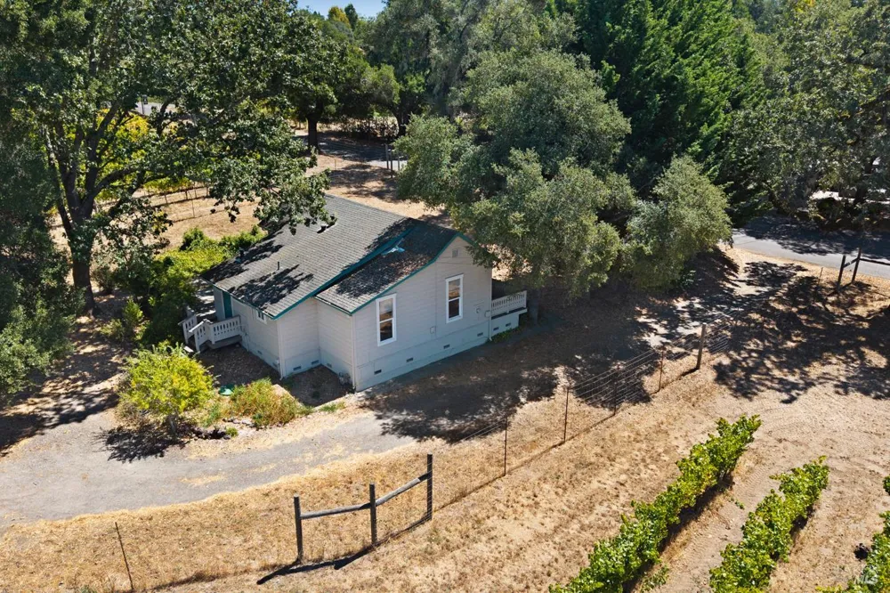 7096 Baker Lane Sebastopol, CA 95472