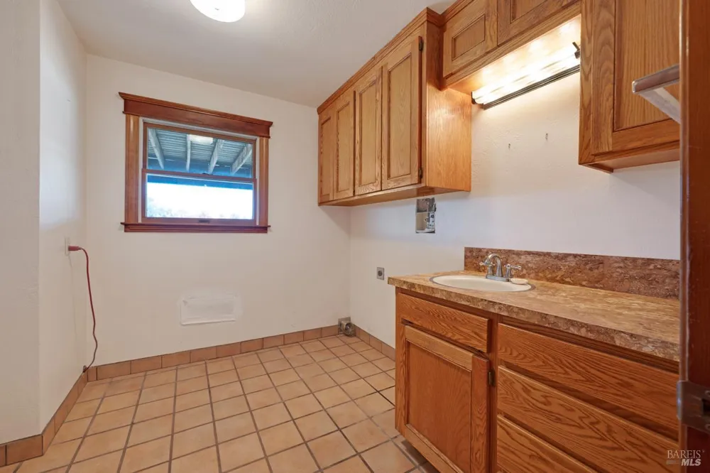 7096 Baker Lane Sebastopol, CA 95472