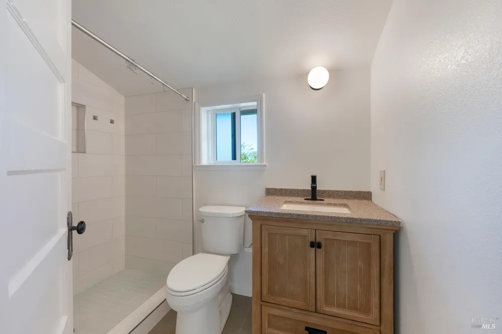 7096 Baker Lane Sebastopol, CA 95472
