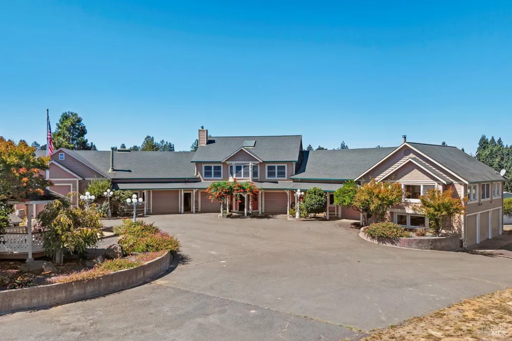 7096 Baker Lane Sebastopol, CA 95472