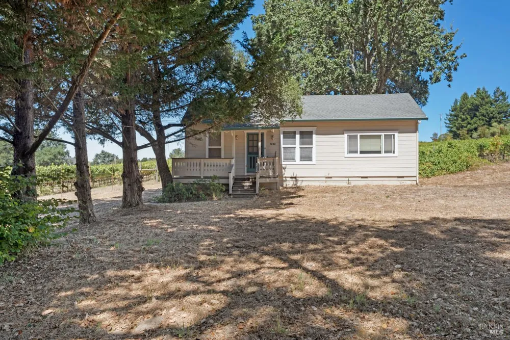 7096 Baker Lane Sebastopol, CA 95472