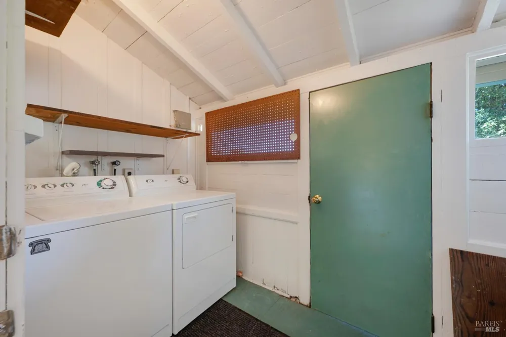 7096 Baker Lane Sebastopol, CA 95472