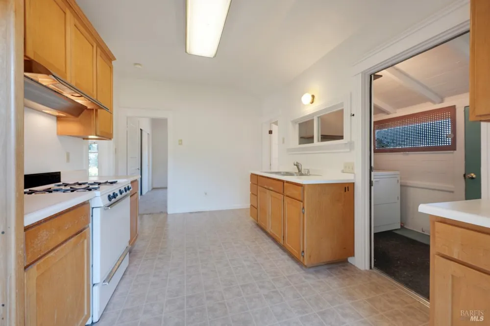 7096 Baker Lane Sebastopol, CA 95472